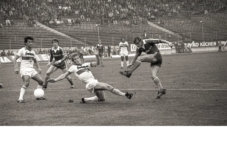 Klaus Fischer und Rüdiger Abramczik im Angriff gegen den VfB Stuttgart, 1978